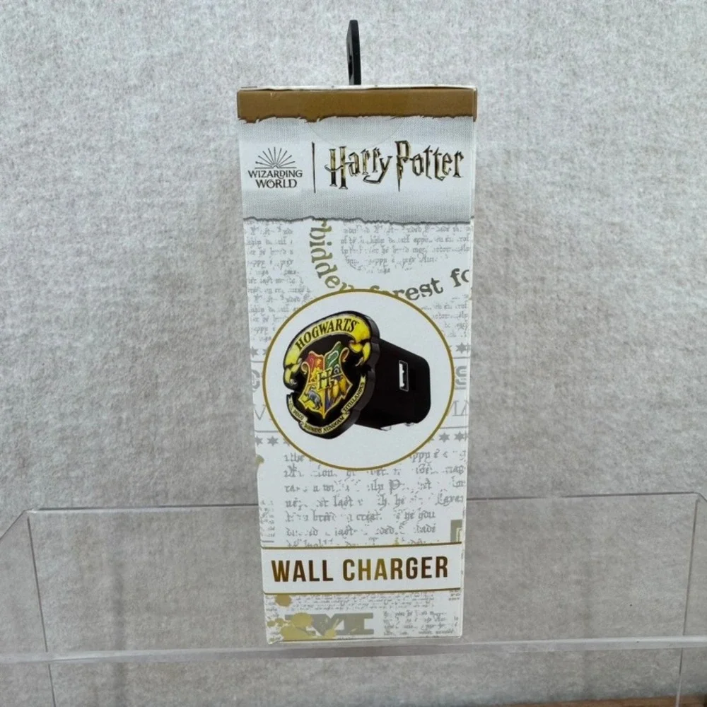 Harry Potter Wizarding World Hogwarts Wall Charger 2.1 Amp USB A USB C Folding